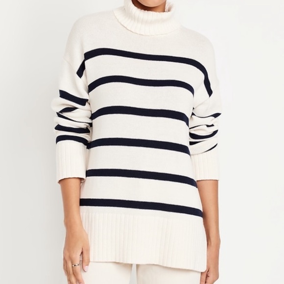 NWT OLD NAVY Turtleneck Tunic Sweater COLOR WHITE/BLACK STRIPE SIZE MEDIUM - Picture 2 of 5